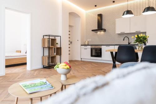Karlovy Vary Apartment | Vary Essence - Elegant Stay with Balcony