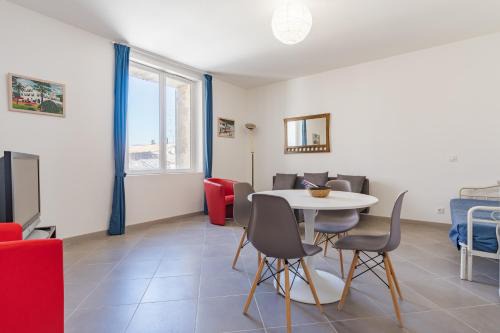 Charleval Apartment | Vaste appart de 44 m centre - n2
