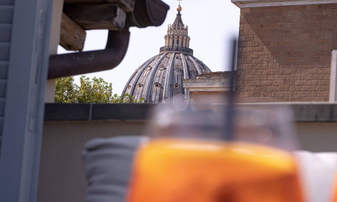 Rione XIV Borgo Apartment | Vatican's Dome view (MAS-4)