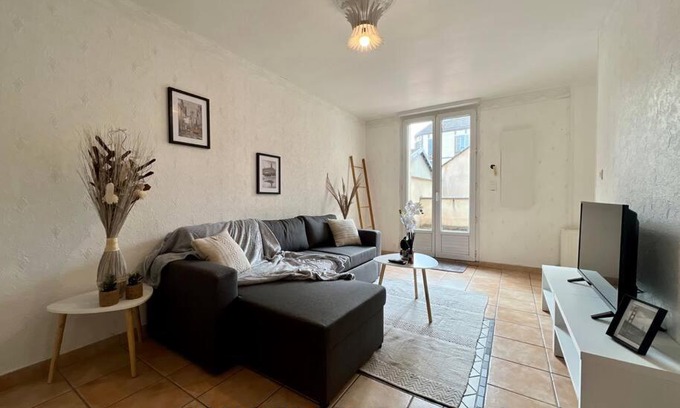 Montereau-Fault-Yonne Apartment | Vaugirard - 4 pers Terrasse