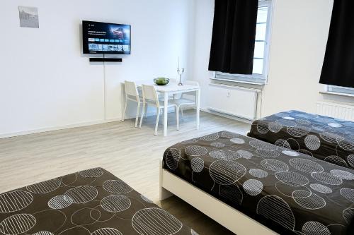 Solingen Apartment | VAZ Apartments Birkenweiher für Monteure und Fachkräfte, WLAN,TV, Küche, 4-8 Personen