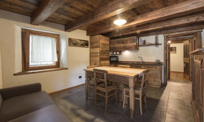 Charvensod House | "Vecchio Fienile" apartment