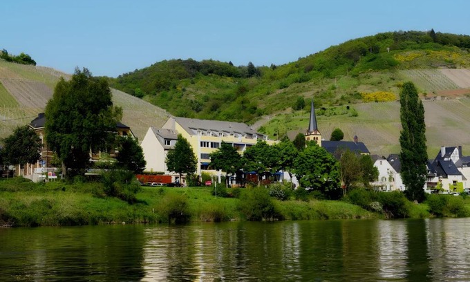 Zeltingen-Rachtig Hotel | Vegan Hotel und Restaurants Nicolay 1881