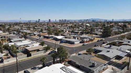 Las Vegas Apartment | Vegas Apt 10 Mins to The Strip