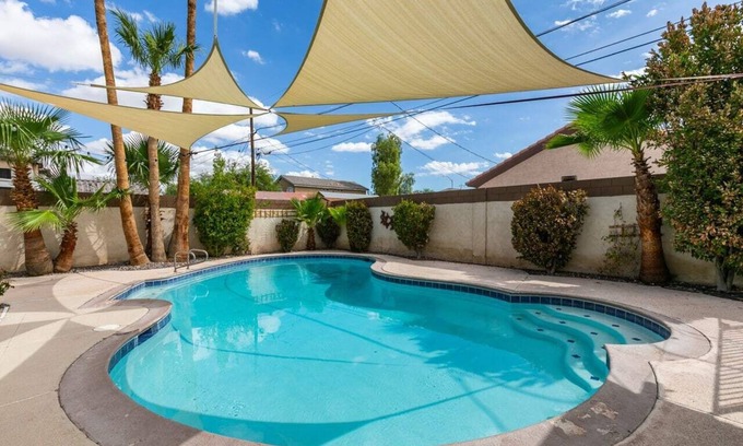 Rancho Oakey House | Vegas Oasis Summary:
