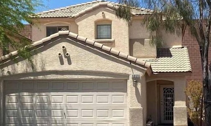 Rhodes Ranch House | Vegas Oasis-Wet n Wild, Airport, The Strip, Poker, pool table