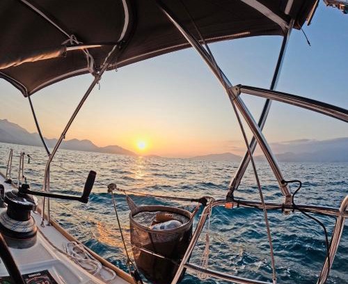 Conceicao de Jacarei Boat Rental | Veleiro Transoceânico em Angra do Reis com Capitão