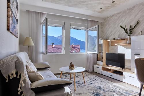 Dobrota Apartment | "Velena" Apartmani