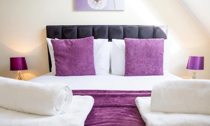 Hoddesdon Apartment | Velvet 2-bedroom apartment, Clockhouse, Hoddesdon