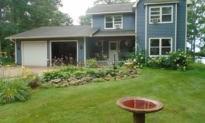 Crosslake House | VELVET SPRINGS Farmhouse on 6 Acres/300 Feet of Private Lakeshore (free pontoon