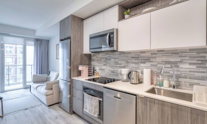 St. Lawrence Apartment | Velvet Stay