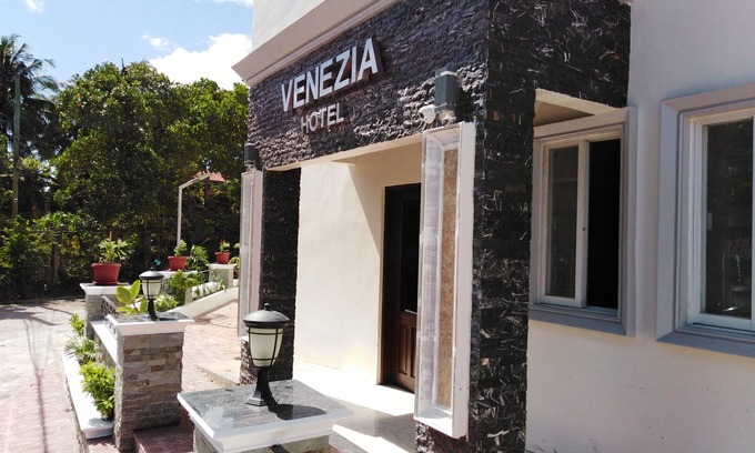 Jaro Hotel | Venezia Suites Hotel Iloilo