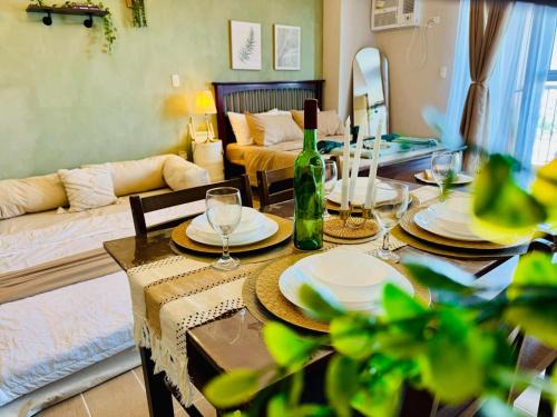 Pinagsama Apartment | Venice IG-Worthy , Netlfix Getaway walking distance to Mall