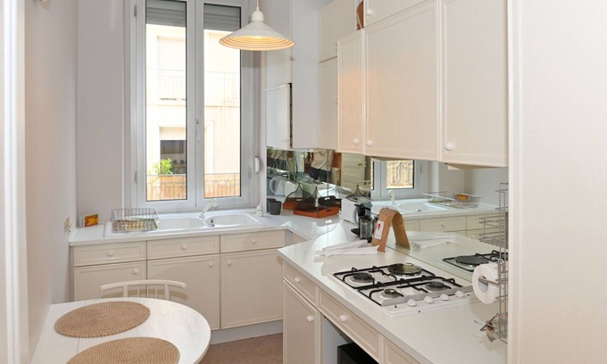 Moliere - Edgard Quinet Apartment | Venise - Appart'Ambiance