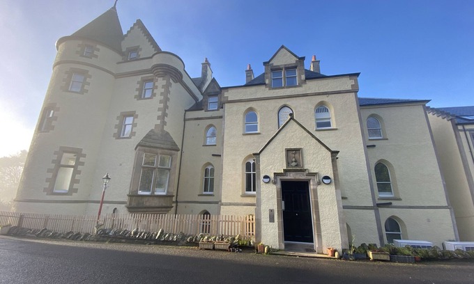 Peebles Apartment | Venlaw Castle, 2 bed apartment, pet friendly
