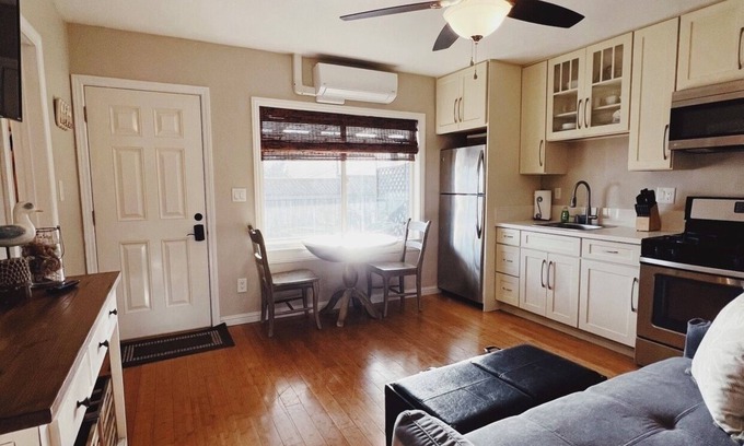 Ventura Apartment | Ventura 1Bedroom Cottage Hillside
