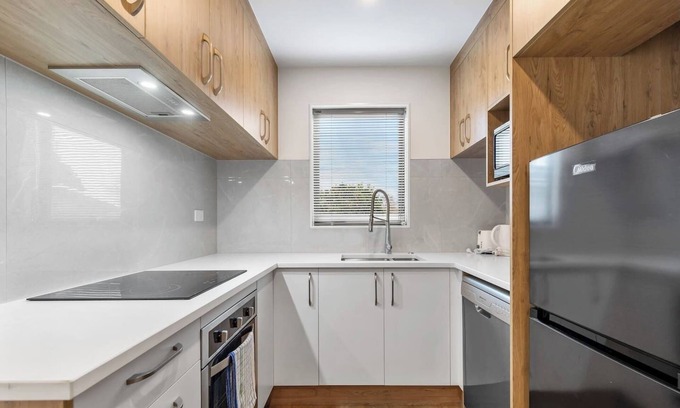 Mangere House | Ventura Escape Townhouse with Parking and Patio