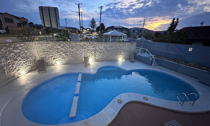 Long Jetty Hotel | Venus Resort