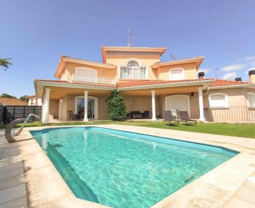 Garinoain House | Ver Venir, acogedoras habitaciones con piscina