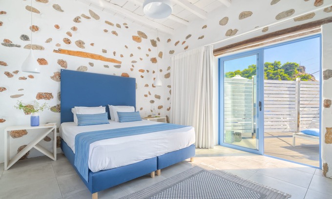 Khora Sfakion Apartment | Veranta luxury suite at Sfakia village, south west Crete island.