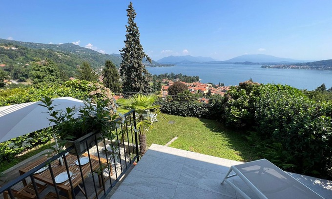 Meina Apartment | Verbano Boutique Apartment in Meina with lake view