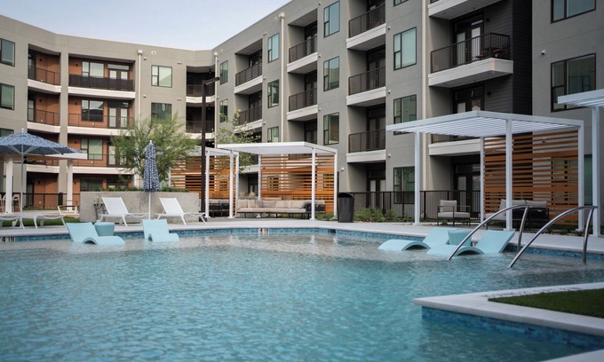 Milwood Apartment | Verde Gem/King Suite Near Q2 + Domain/Free Parking