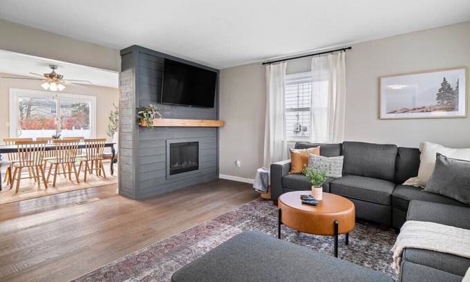 Vermilion Apartment | Vermilion Retreat w/Game Room, Hot Tub & Across from Community Pool