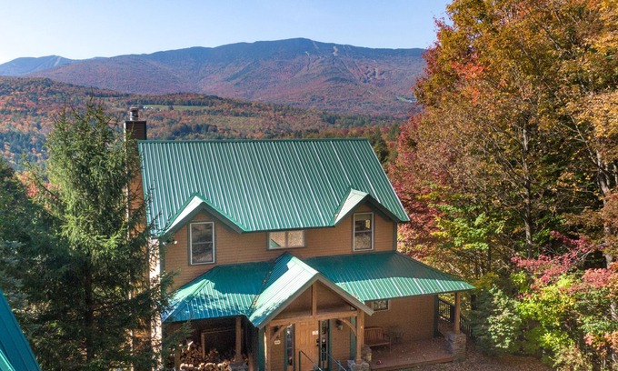 Waitsfield House | Vermont Post & Beam w/Hot Tub & Stunning Views