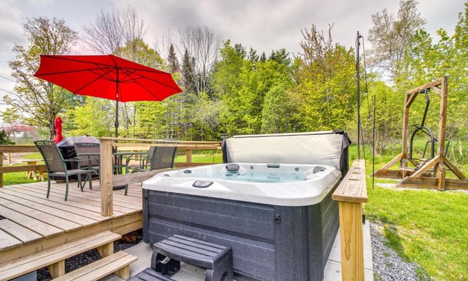 Mount Holly House | Vermont Vacation Rental Hot Tub, Near Ski Resorts