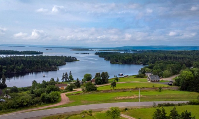Cape Breton Island Cottage | Veronica’s Place - Brand new, roomy cottage on the Bras D'Or Lakes