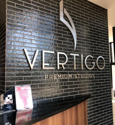 Jardim dos Estados Apartment | Vertigo Premium Studios - Com berço e colchão infantil