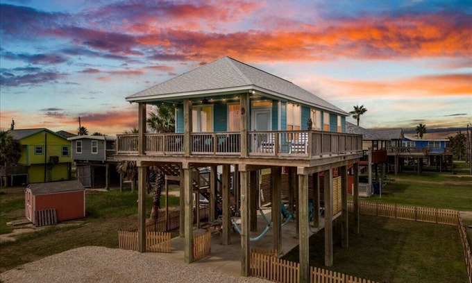 Surfside Beach House | VERY AFFORDABLE - Coastal Escape with a stunning contemporary cottage aesthetic.
