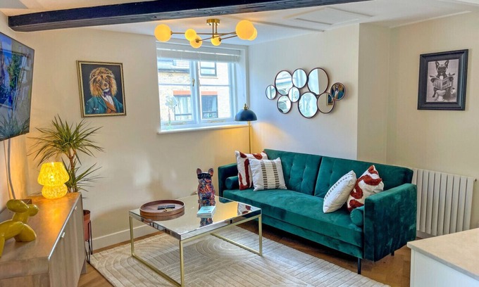 Cambridge Apartment | Very best location - Luxury boutique flat by river