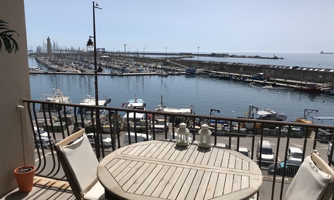 Sete Apartment | Very bright F2 with terrace and panoramic view of the Port