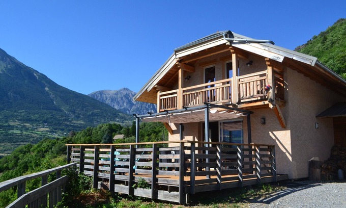 Saint-Andre-d'Embrun Ski Chalet | Very comfortable Gîte de France chalet. Sunny terrace, panoramic view.