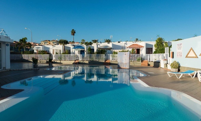 Sonnenland House | Very comfortable exclusive refurbished bungalow with parking, free wifi and swimming pool