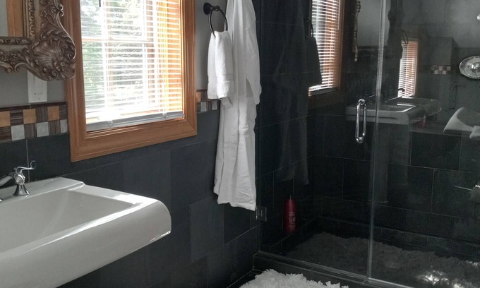 North Barrington House | Very cozy and spacey 3 bedroom home.