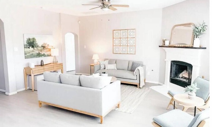 Tomball House | Very Homey 4bdr w covered patio!