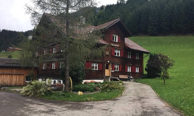 Schroecken Apartment | very large apartment in the attic with a view of the mountains