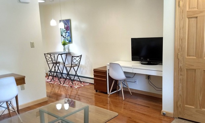 Clifton Park House | Very NEW 1br Guest House with modern decor