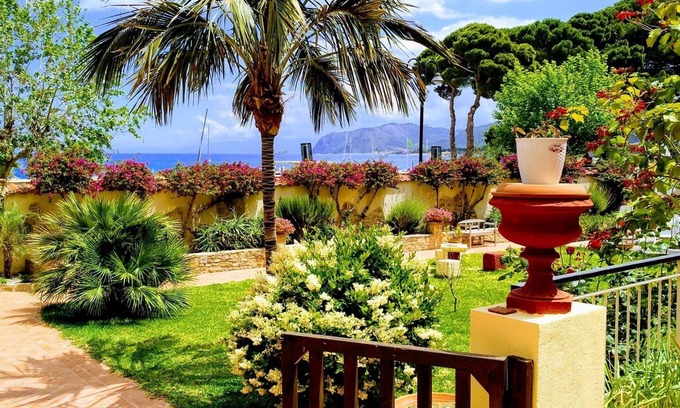 Marina di Patti Apartment | Very nice apartment (suite) for 2 persons - directly on the sea