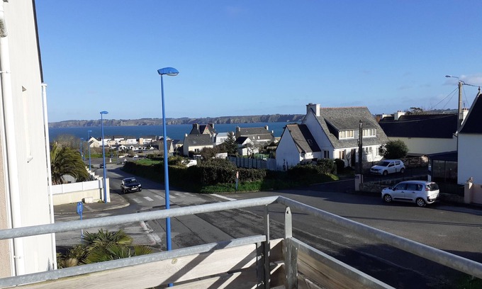 Camaret-sur-Mer Apartment | VERY NICE DUPLEX WITH SEA VIEW/CLASSIFIED AS TOURIST FURNITURE *.