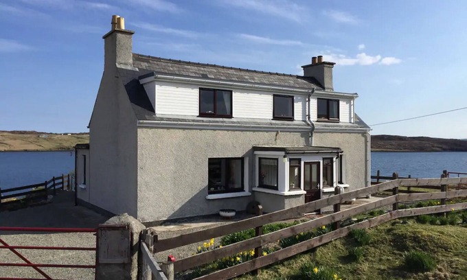 Isle of Harris House | Very Private Croft Cottage on Scenic Sea Loch in the Wonderful Western Isles
