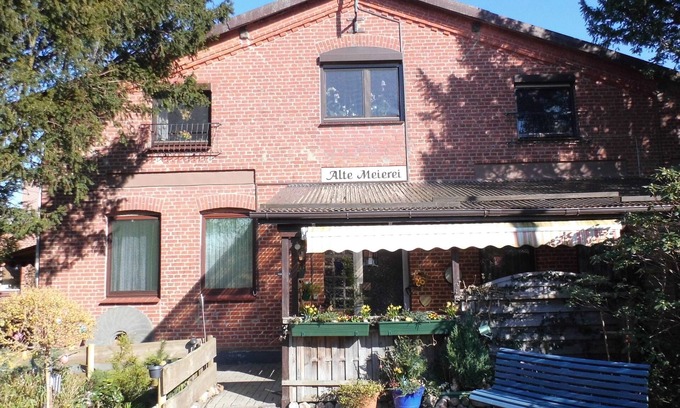 Kleinmeinsdorf Apartment | Very quiet location on the outskirts with very good facilities. Very family friendly.