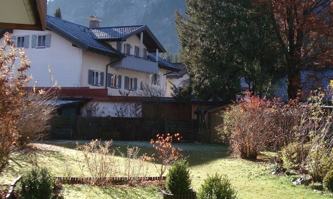 Oberammergau Apartment | Very quiet, yet central, modern and comfortable, mountain view, near the ski lift