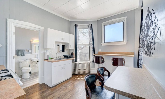 Lakeview Apartment | Very Sharp Cozy Pad!
