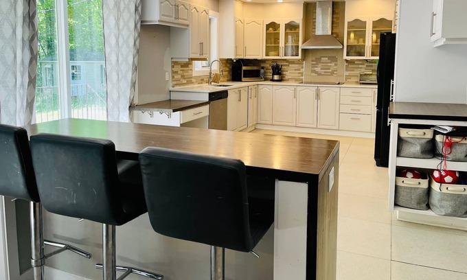 Saint-Lazare Cottage | Very spacious House for Family or Friends