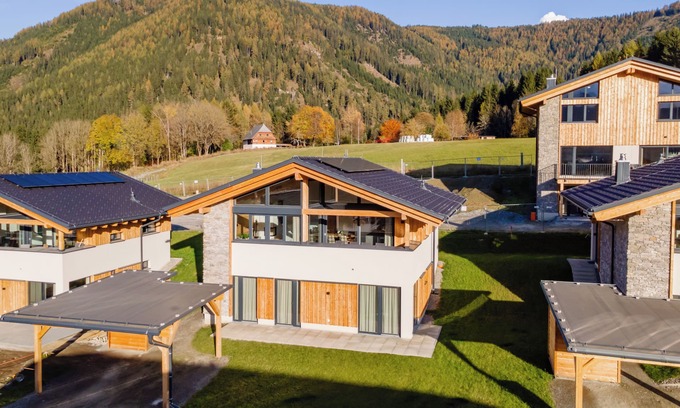 Sankt Lambrecht House | Very spacious ski in-ski out chalet with a sauna
