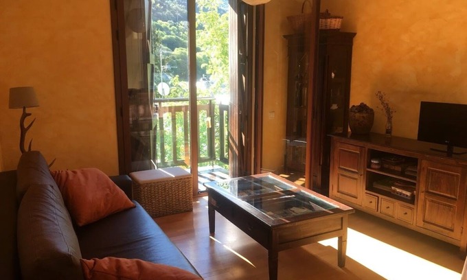 Sort Apartment | Very sunny apartment, mountain views and central in Sort