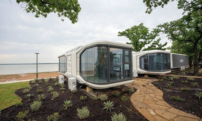 Bridgeport House | Vessel 2 - Lakeside Vessel Retreat | Outdoor BBQ Kitchen Scenic Views